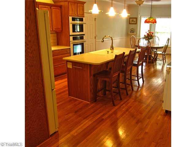6330 Rustinburg Road Clemmons, NC 27012 - Photo 4 of 16 Kitchen.