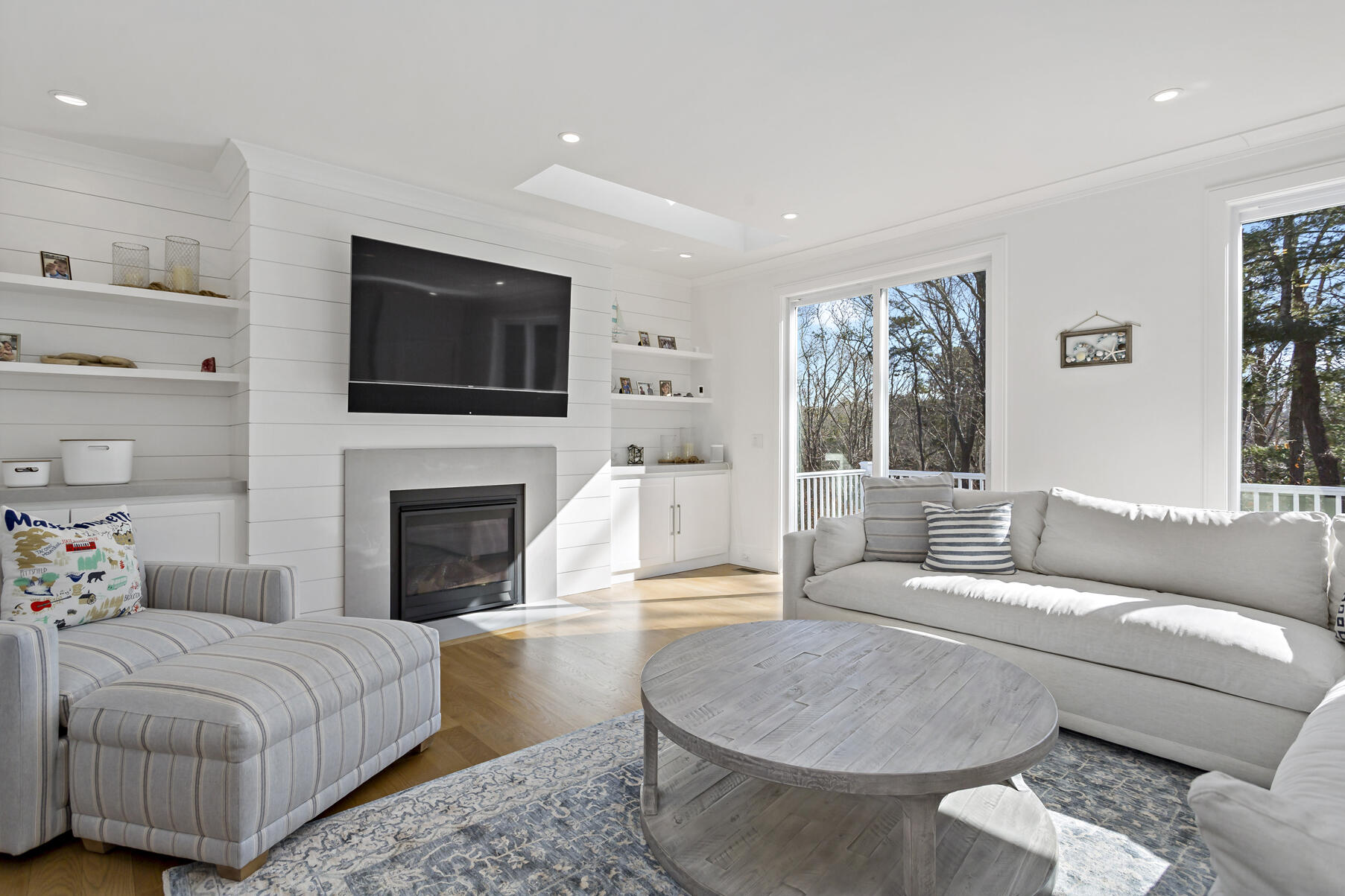 86 Rivers Edge Road East Falmouth, MA 02536 - Photo 17 of 39 Living Room