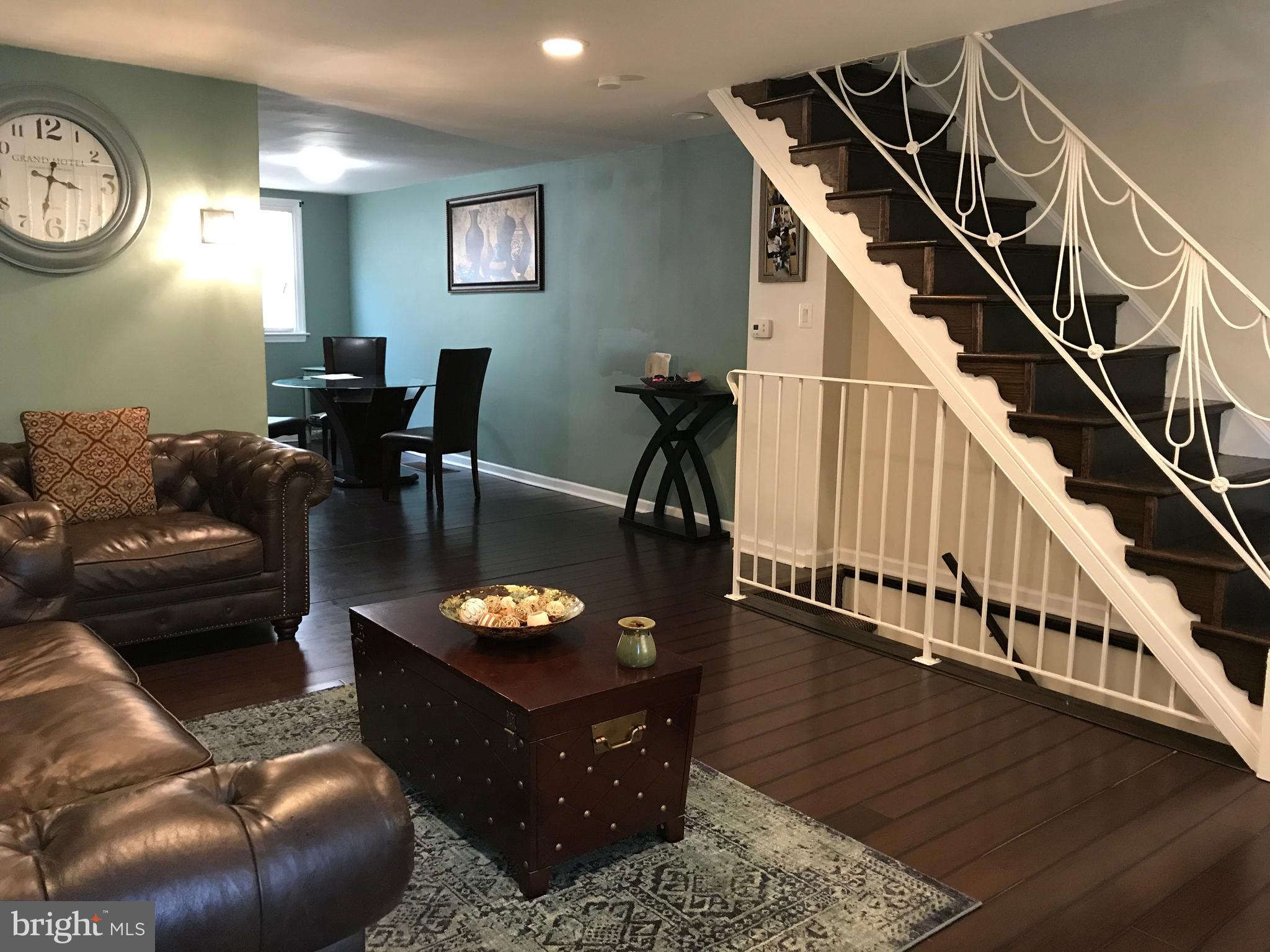 7542 Brockton Road Philadelphia, PA 19151 - Photo 3 of 25 Living Room