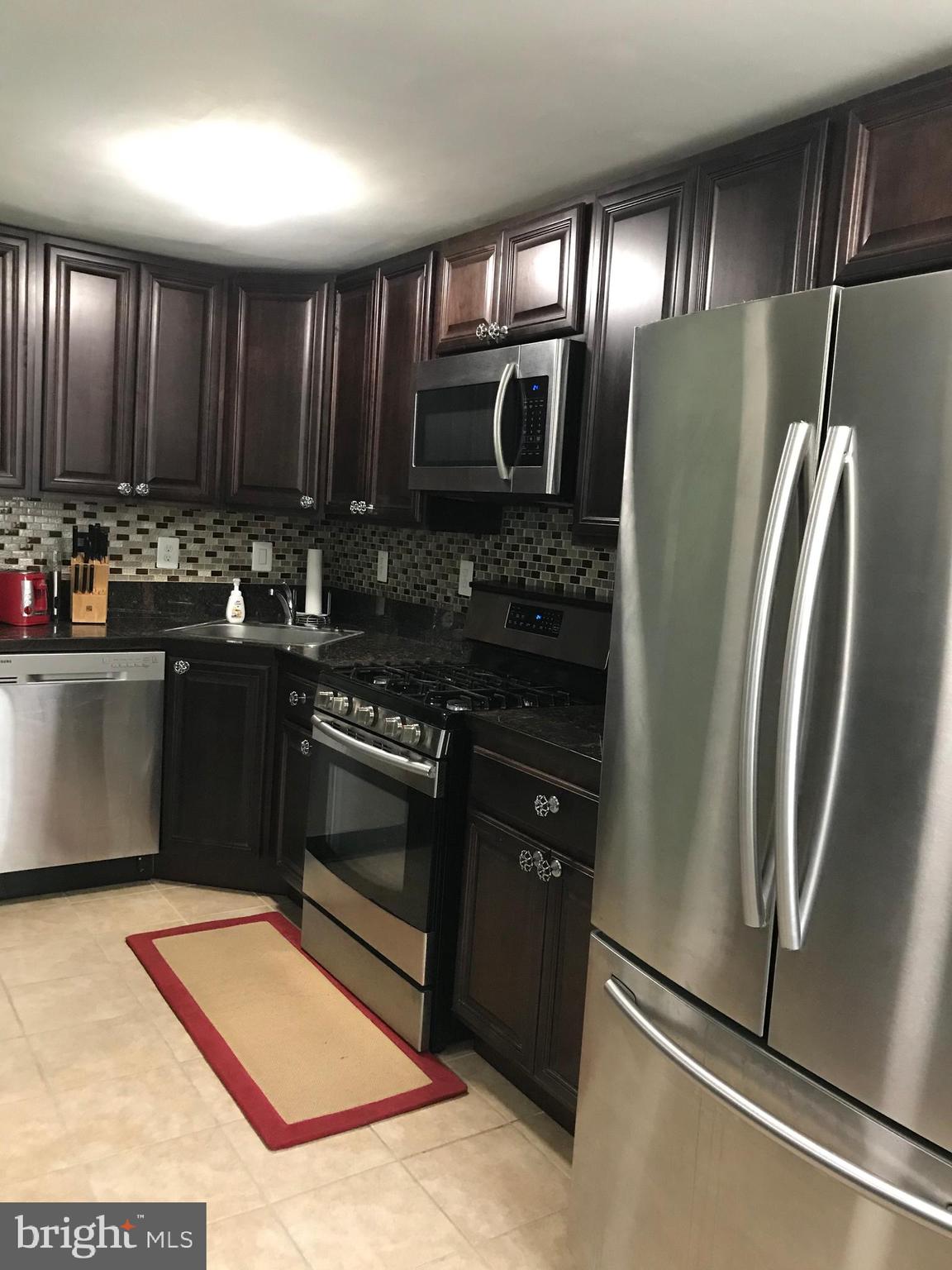 7542 Brockton Road Philadelphia, PA 19151 - Photo 9 of 25 Kitchen