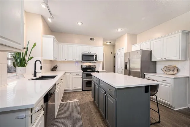 $389,900 | 1588 Columbine Court, Liberty, MO 64068