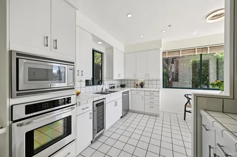 $2,600,000 | 24 Lagoon Vista, Tiburon, CA 94920