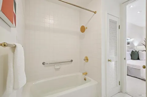 $2,600,000 | 24 Lagoon Vista, Tiburon, CA 94920