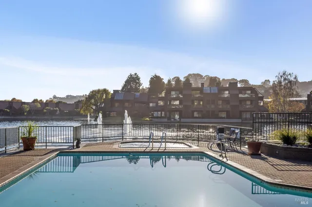 $2,700,000 | 24 Lagoon Vista, Tiburon, CA 94920