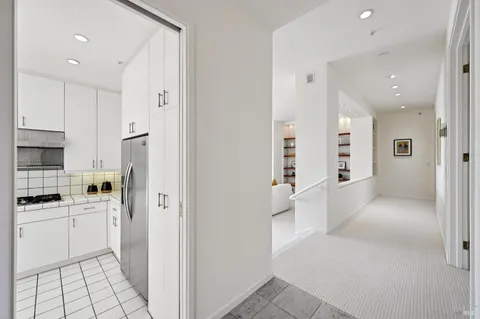 $2,600,000 | 24 Lagoon Vista, Tiburon, CA 94920