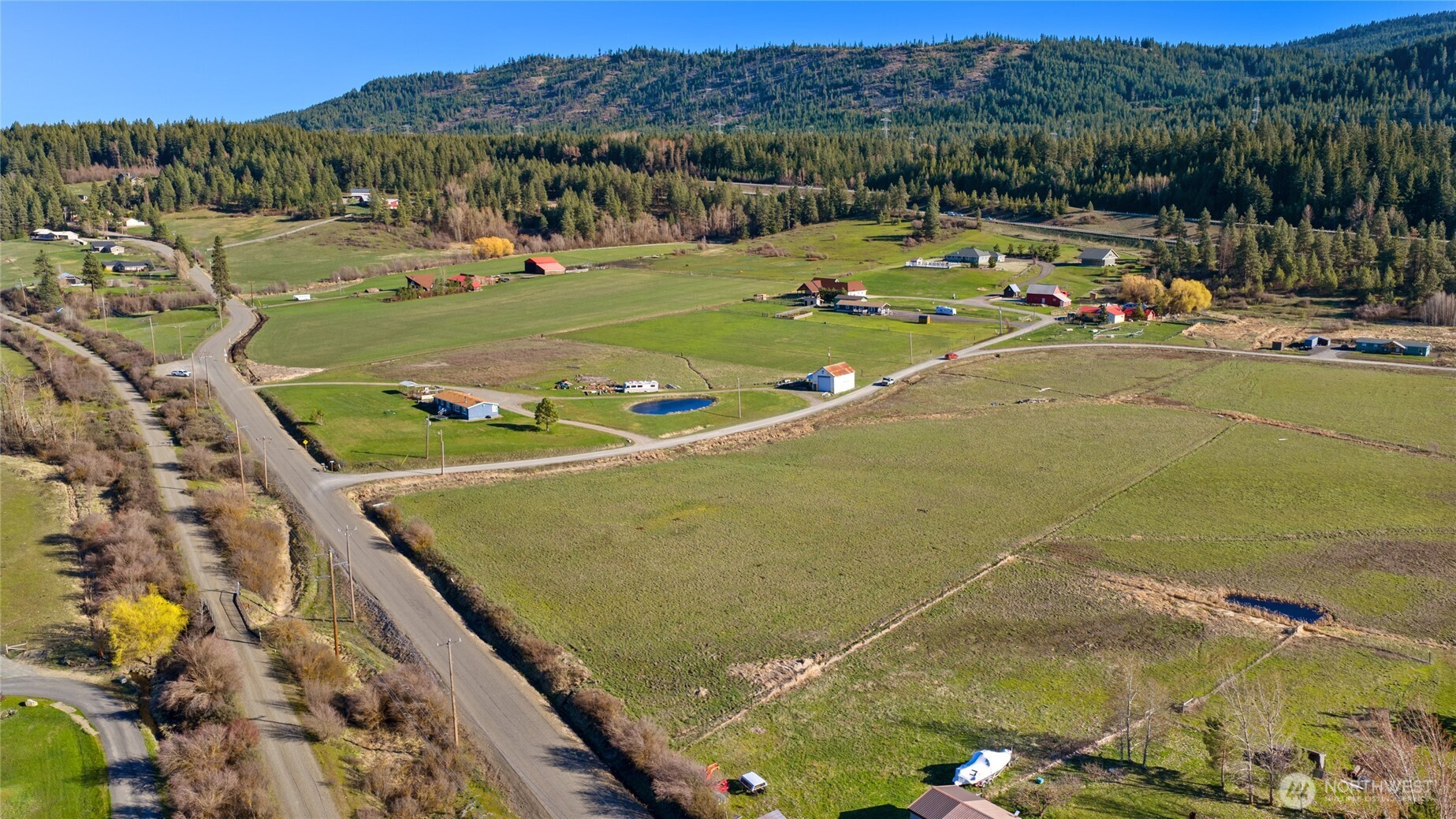 141 Tetons Lane Cle Elum, WA 98922 - Photo 4 of 20 a view of a pool with a yard