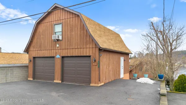 $1,475,000 | 327 Marina Lane, Factoryville, PA 18419