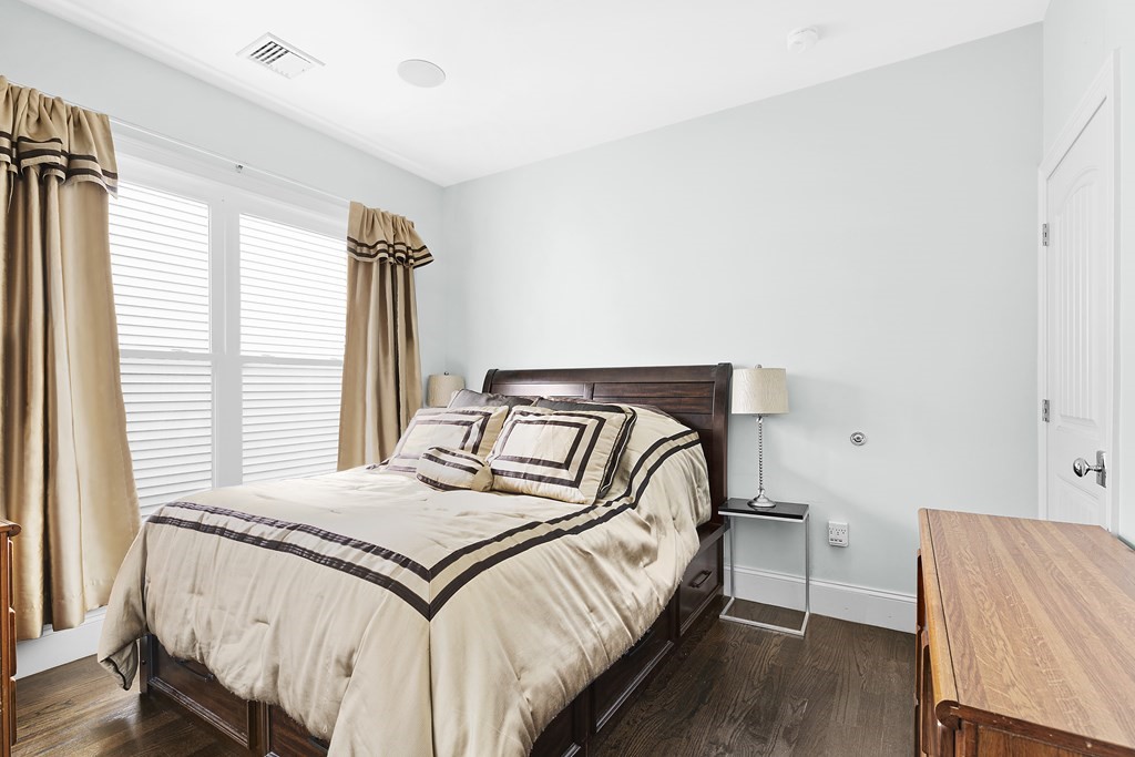 15 Preble Street, Unit 5 Boston, MA 02127 - Photo 6 of 11