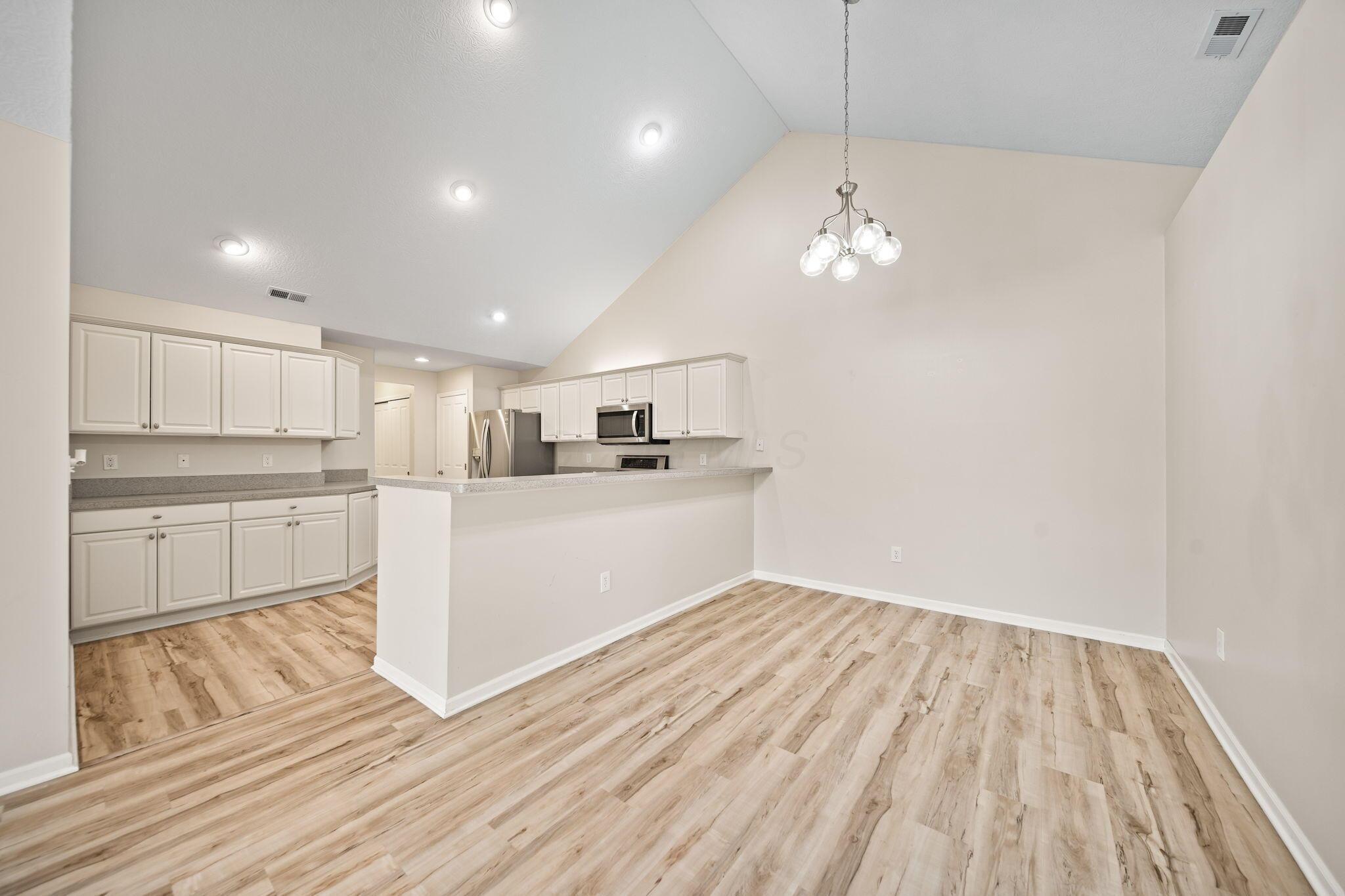 225 Stonegate Loop, Unit 225 Pataskala, OH 43062 - Photo 8 of 41 24-web-or-mls-A7409616-2