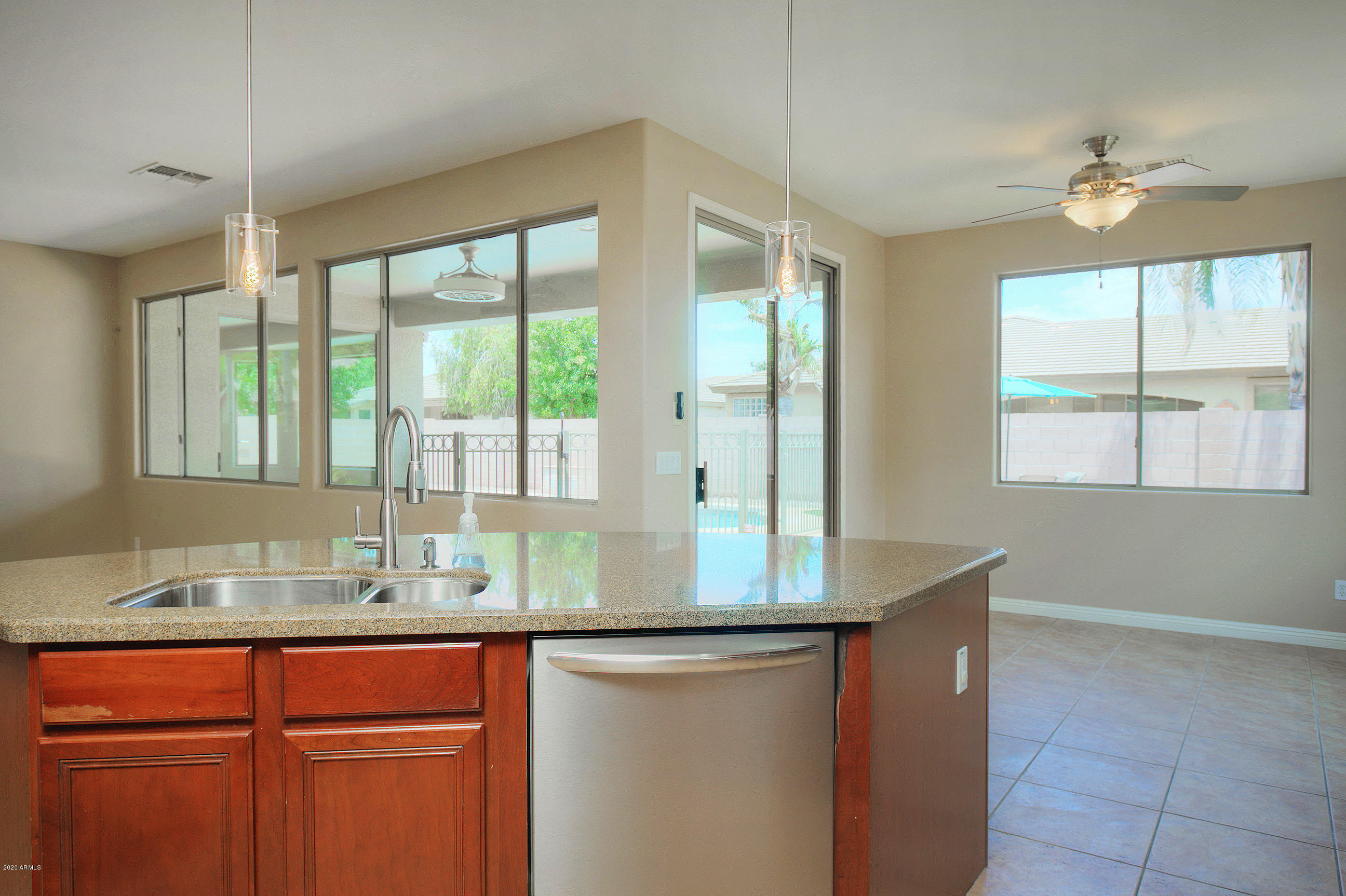 474 East Mary Lane Gilbert, AZ 85295 - Photo 10 of 26 474EMaryLn010