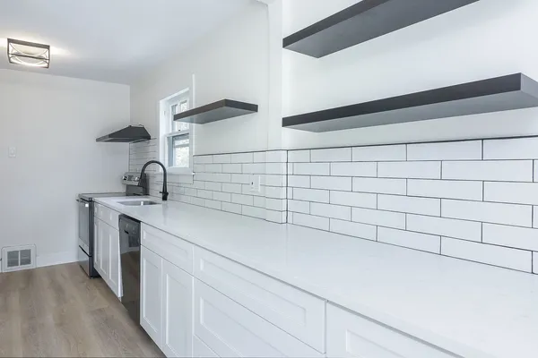 $3,500 | 15-w355 Harvard Street East, Elmhurst, IL 60126