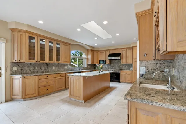 $1,900,000 | 5 Zaragoza View, Monterey, CA 93940