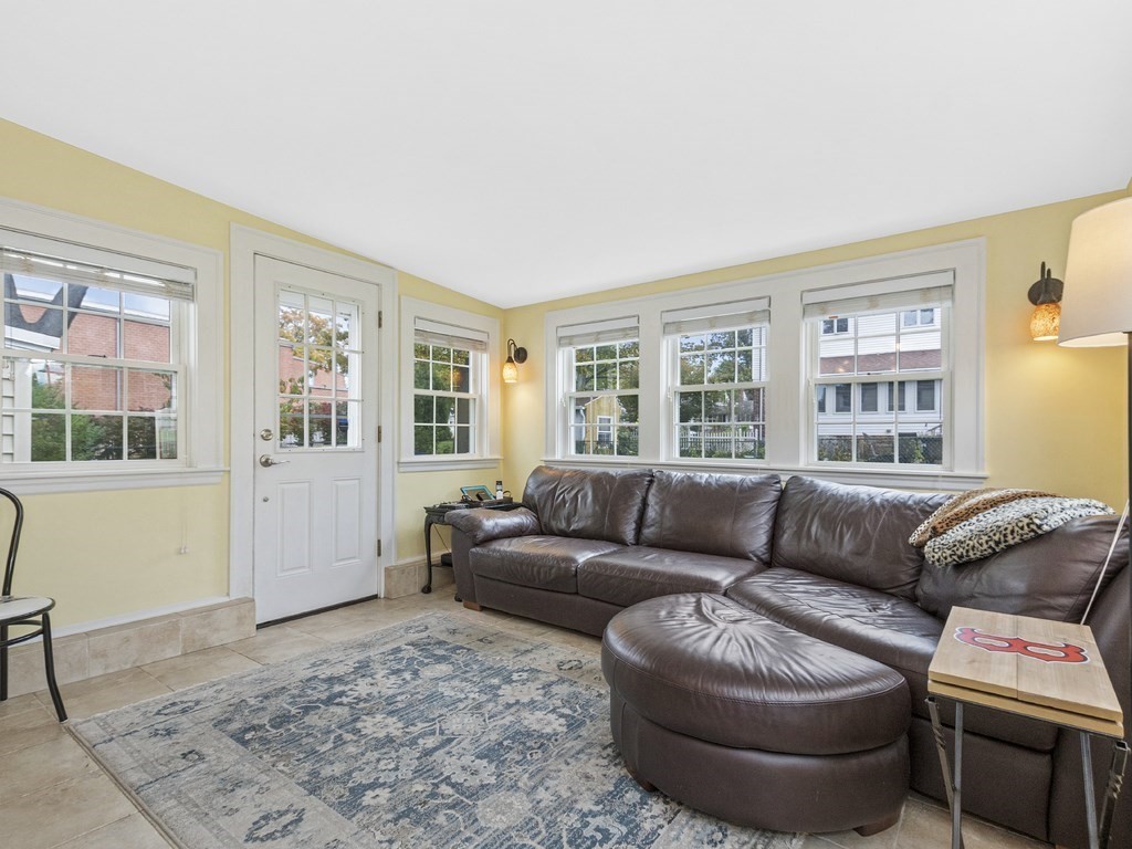 75 Charlotte Road Waltham, MA 02453 - Photo 11 of 33 Gallery Image 11