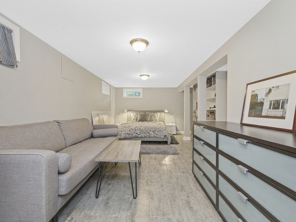 75 Charlotte Road Waltham, MA 02453 - Photo 23 of 33 Gallery Image 23