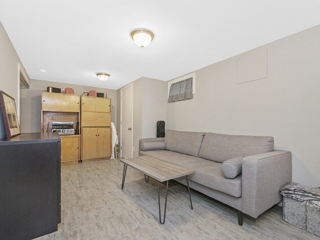 75 Charlotte Road Waltham, MA 02453 - Photo 24 of 33 Gallery Image 24