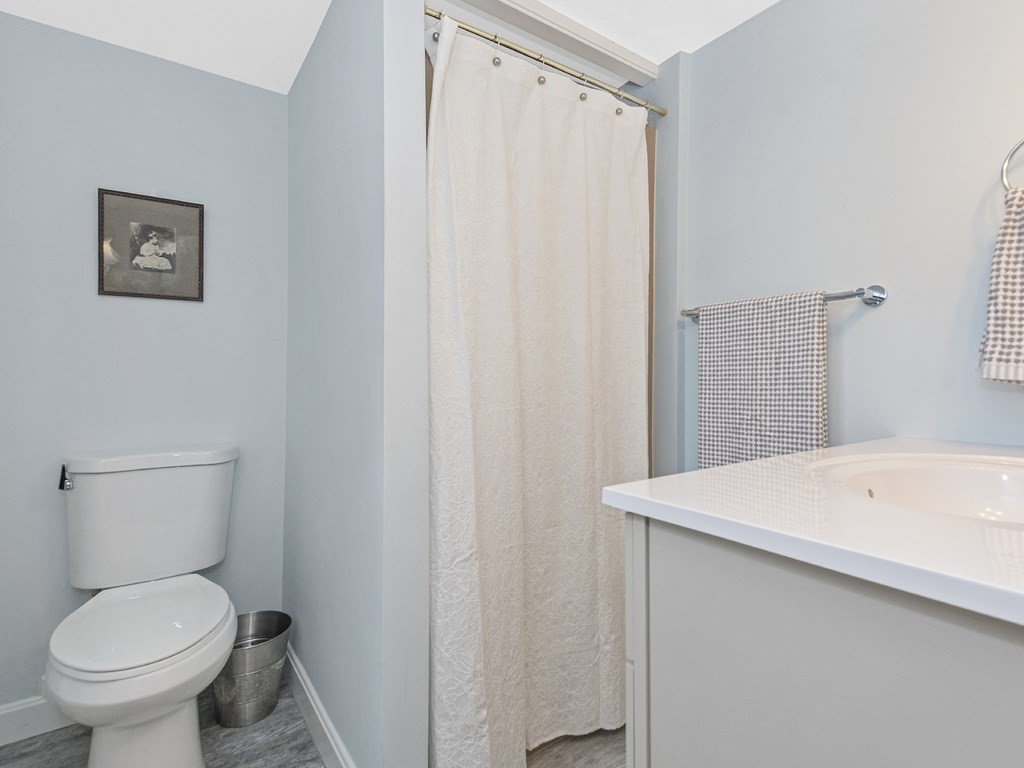 75 Charlotte Road Waltham, MA 02453 - Photo 26 of 33 Gallery Image 26