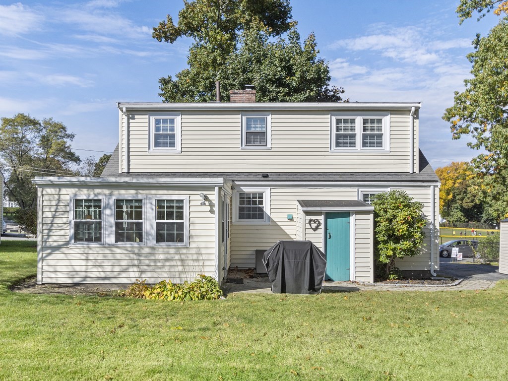 75 Charlotte Road Waltham, MA 02453 - Photo 29 of 33 Gallery Image 29