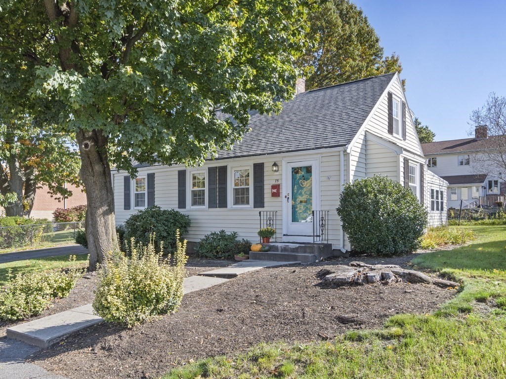 75 Charlotte Road Waltham, MA 02453 - Photo 3 of 33 Gallery Image 3