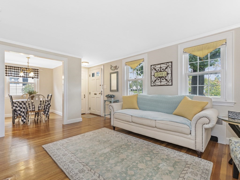 75 Charlotte Road Waltham, MA 02453 - Photo 6 of 33 Gallery Image 6