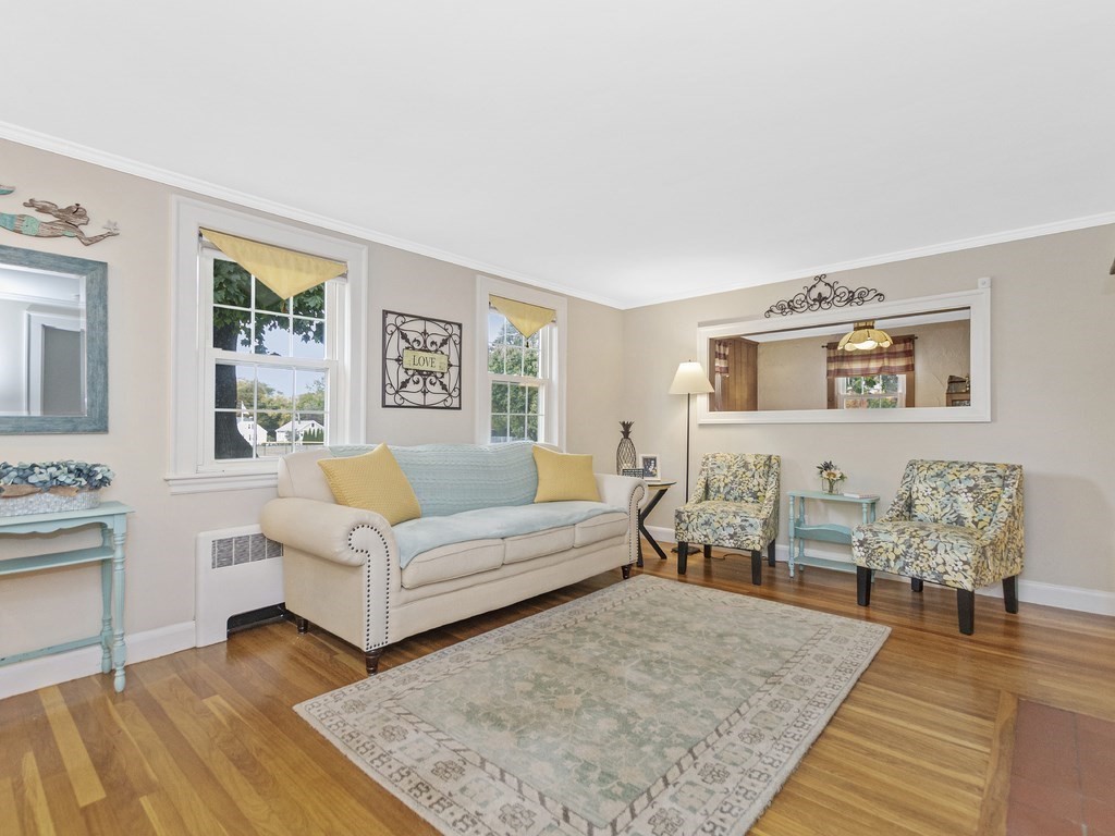 75 Charlotte Road Waltham, MA 02453 - Photo 7 of 33 Gallery Image 7