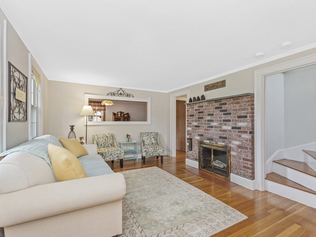 75 Charlotte Road Waltham, MA 02453 - Photo 8 of 33 Gallery Image 8
