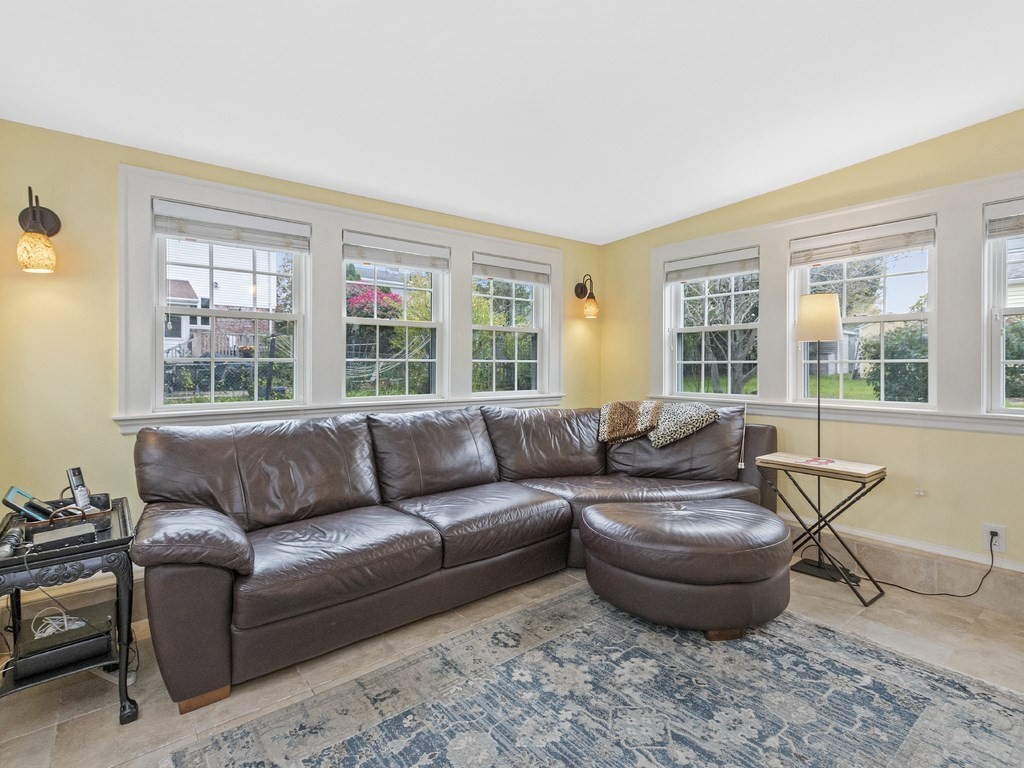 75 Charlotte Road Waltham, MA 02453 - Photo 9 of 33 Gallery Image 9