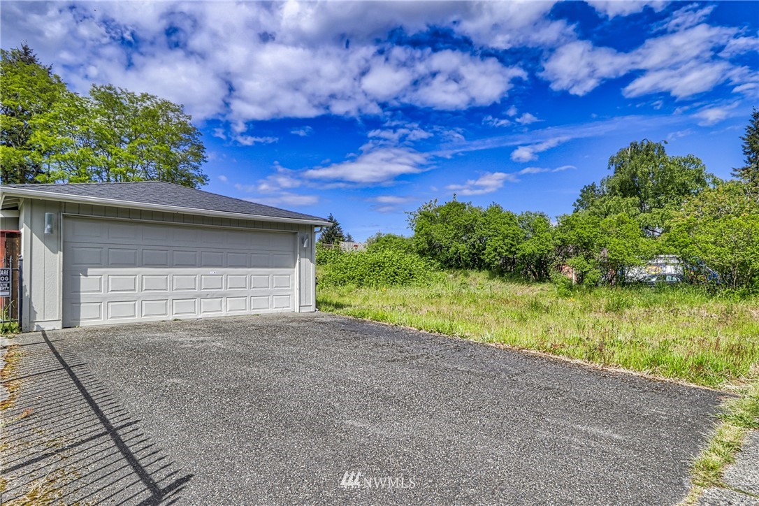 1047 South Rochester Street Tacoma, WA 98465 - Photo 2 of 28 Gallery Image 2