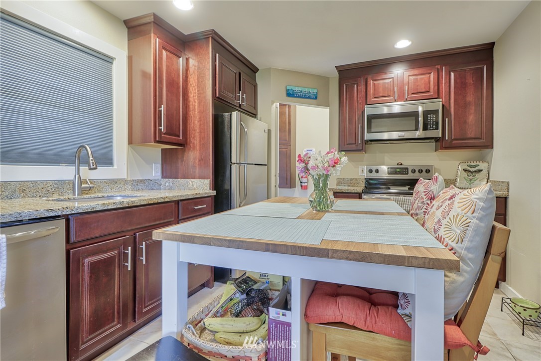1047 South Rochester Street Tacoma, WA 98465 - Photo 10 of 28 Gallery Image 10