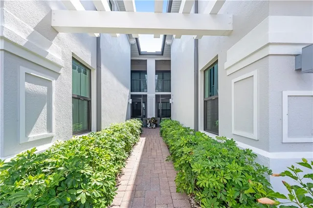 $629,900 | 2408 Ravenna Boulevard, Unit 101, Naples, FL 34109