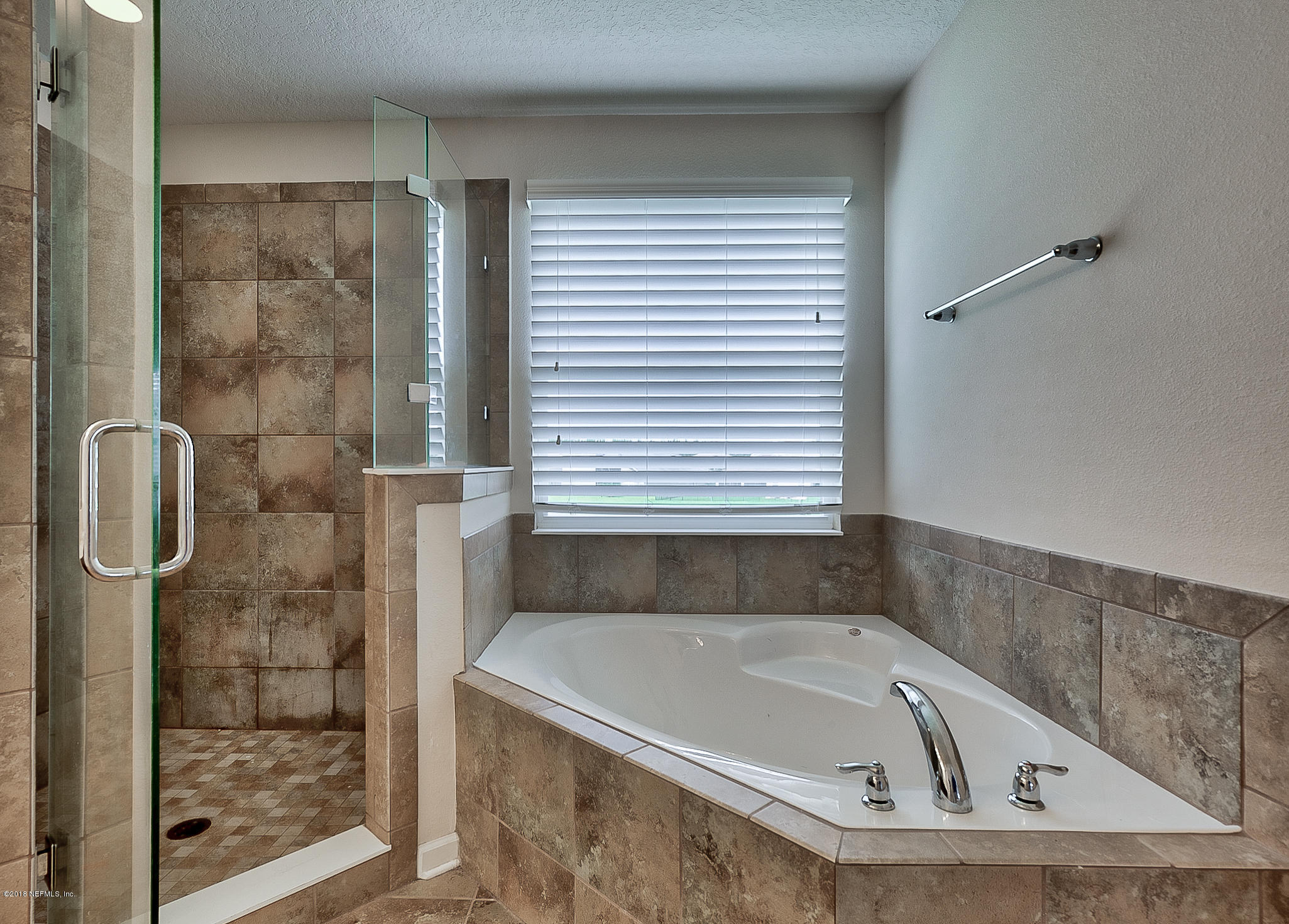75017 Glen Spring Way Yulee, FL 32097 - Photo 15 of 29 Master Bathroom