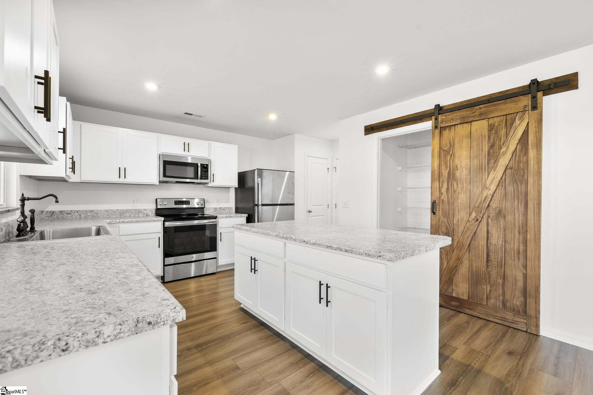 805 Danforth Drive Greenville, SC 29617 - Photo 14 of 41