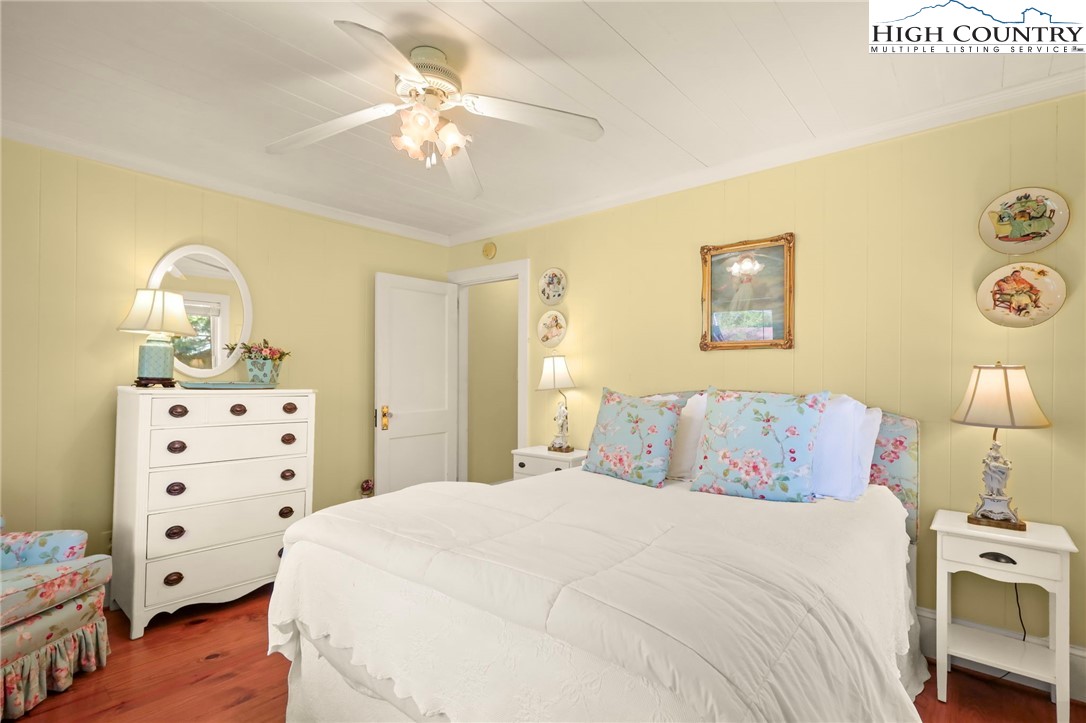 326 Ransom Street Blowing Rock, NC 28605 - Photo 13 of 25 a bedroom with a bed and a dresser