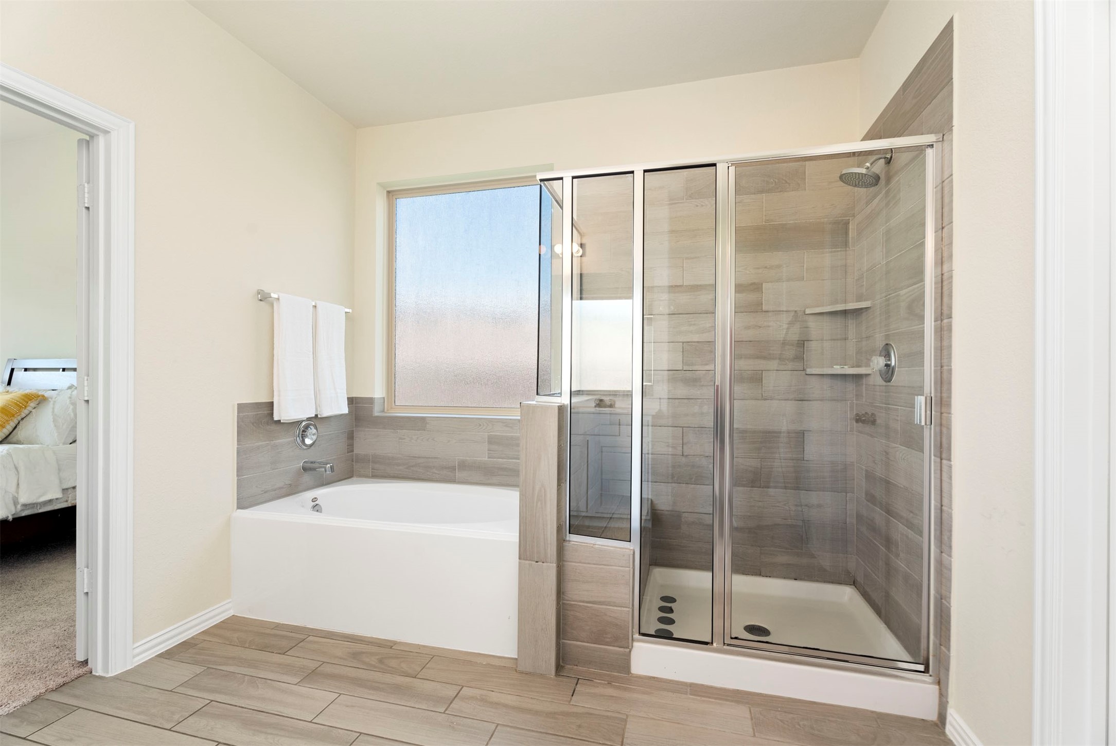 4710 Walnut Willow Ct Spring Spring, TX 77386 - Photo 18 of 42 Primary ensuite bath