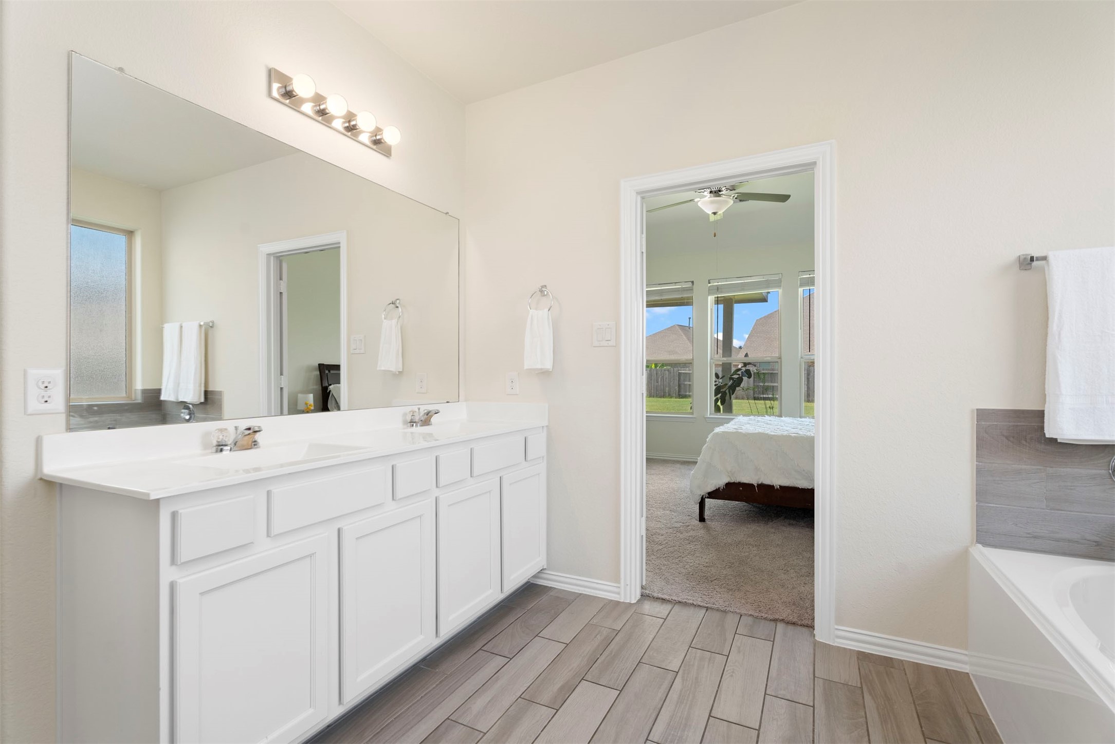 4710 Walnut Willow Ct Spring Spring, TX 77386 - Photo 19 of 42 Primary ensuite bath