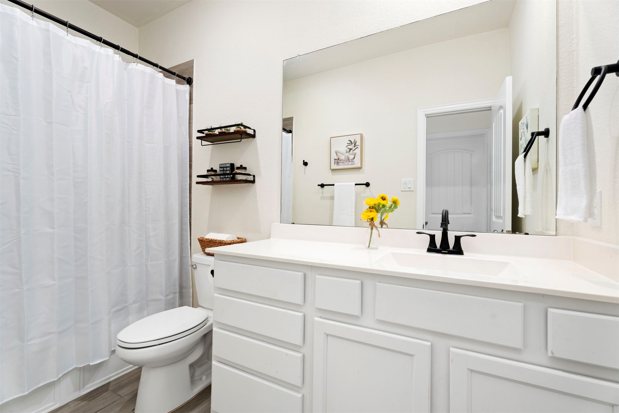 4710 Walnut Willow Ct Spring Spring, TX 77386 - Photo 21 of 42 Full bath for 2nd bedroom down