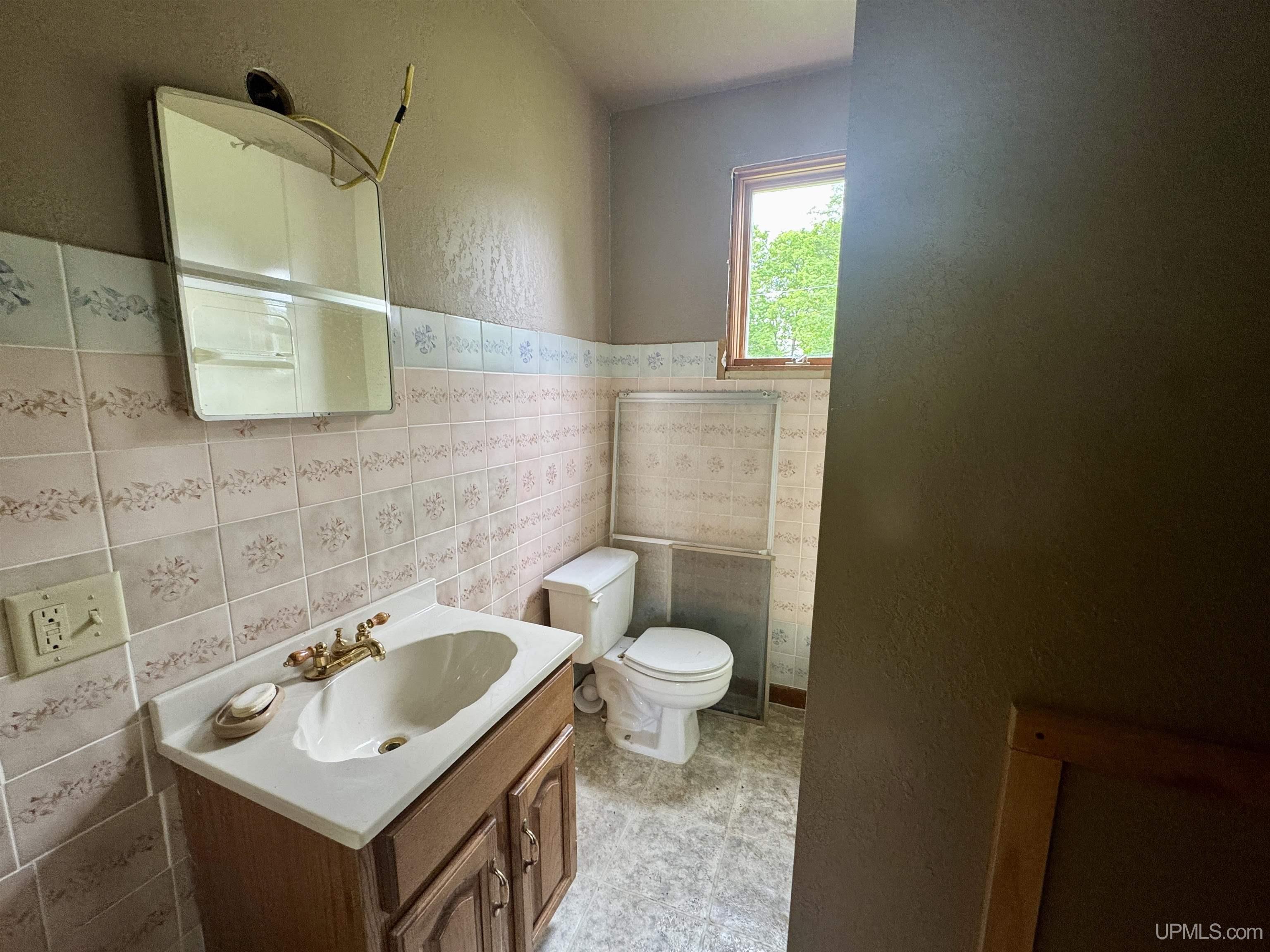 417 3rd Street Alpha, MI 49902 - Photo 14 of 24