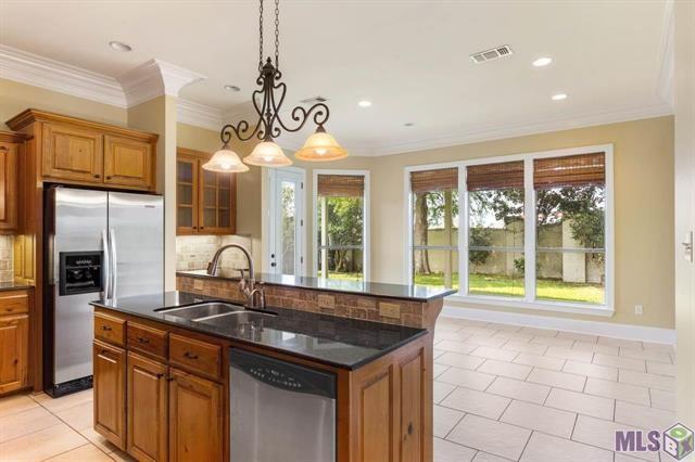 1651 Ruelle De Grace Drive Baton Rouge, LA 70810 - Photo 10 of 21