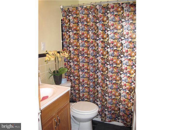579 Pedley Road Philadelphia, PA 19128 - Photo 14 of 24 Bathroom