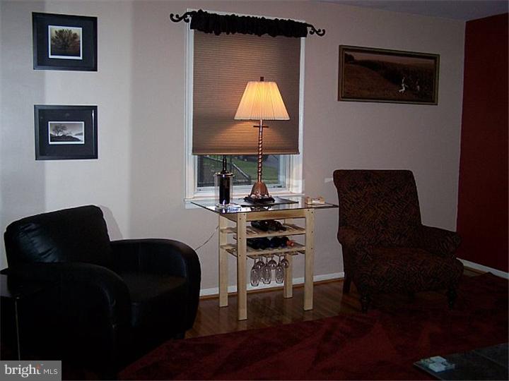 579 Pedley Road Philadelphia, PA 19128 - Photo 8 of 24 Living Room