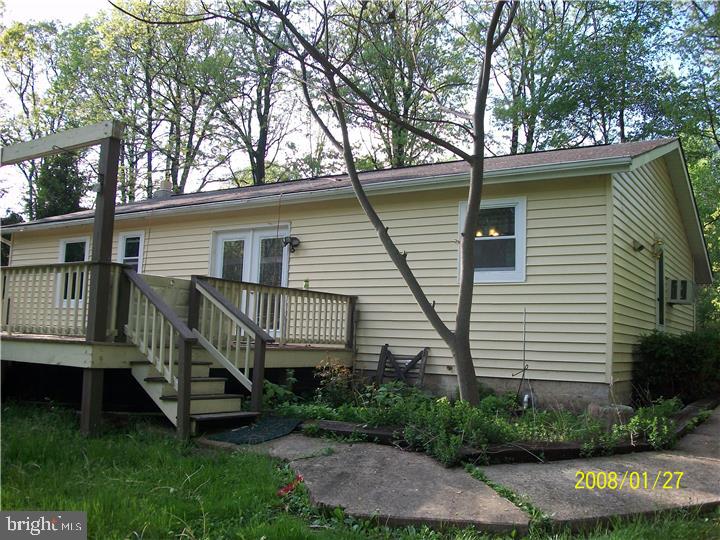 4402 Cemetery Road Parkesburg, PA 19365 - Photo 2 of 14 Deck