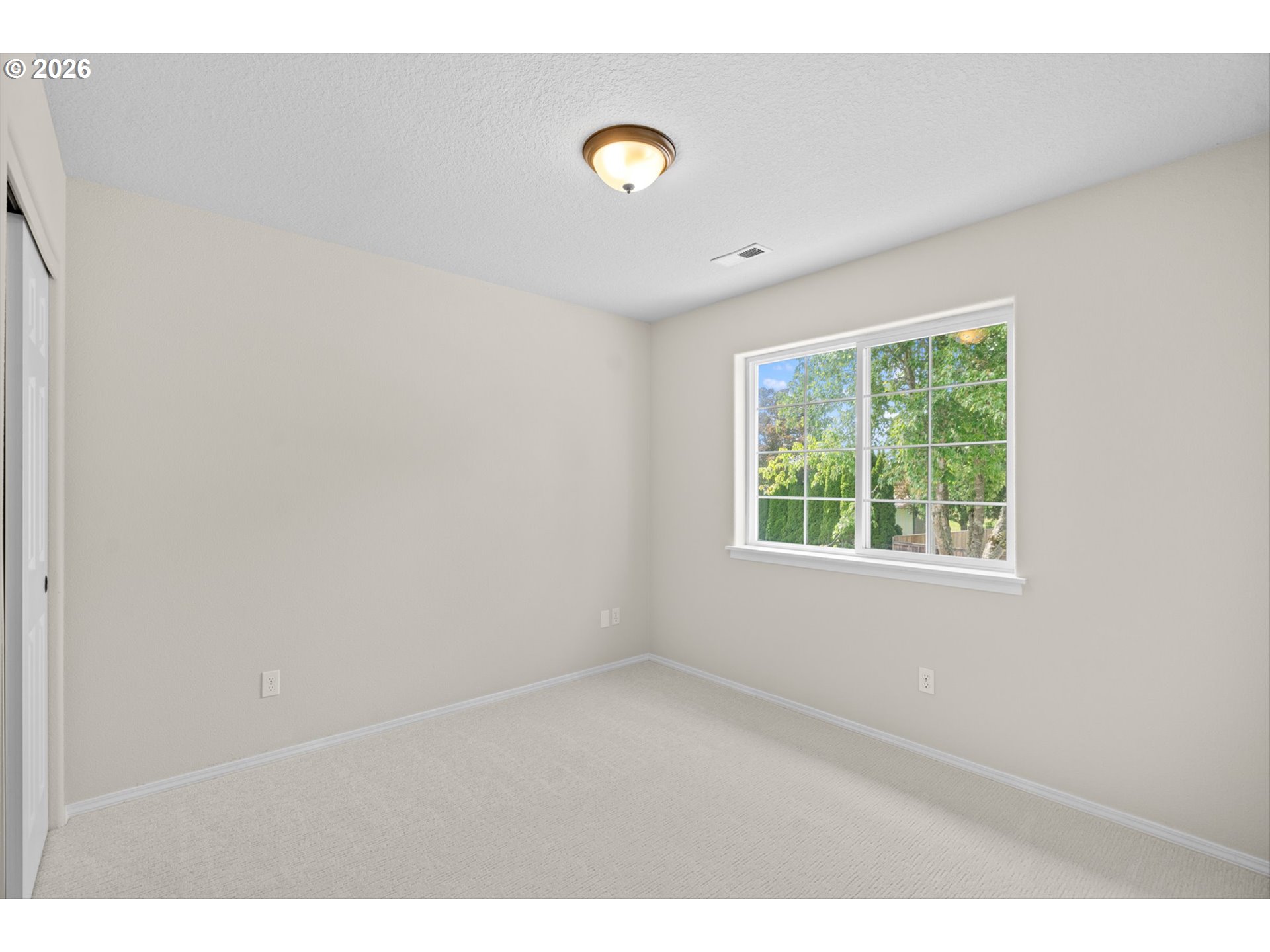 462 Southwest 211th Avenue Beaverton, OR 97006 - Photo 31 of 40 a view of a room