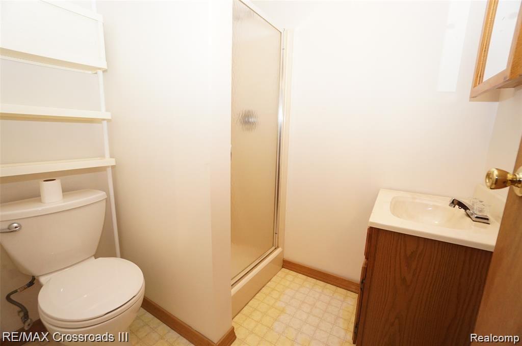 21807 Telegraph Road Trenton, MI 48183 - Photo 10 of 27 Gallery Image 10