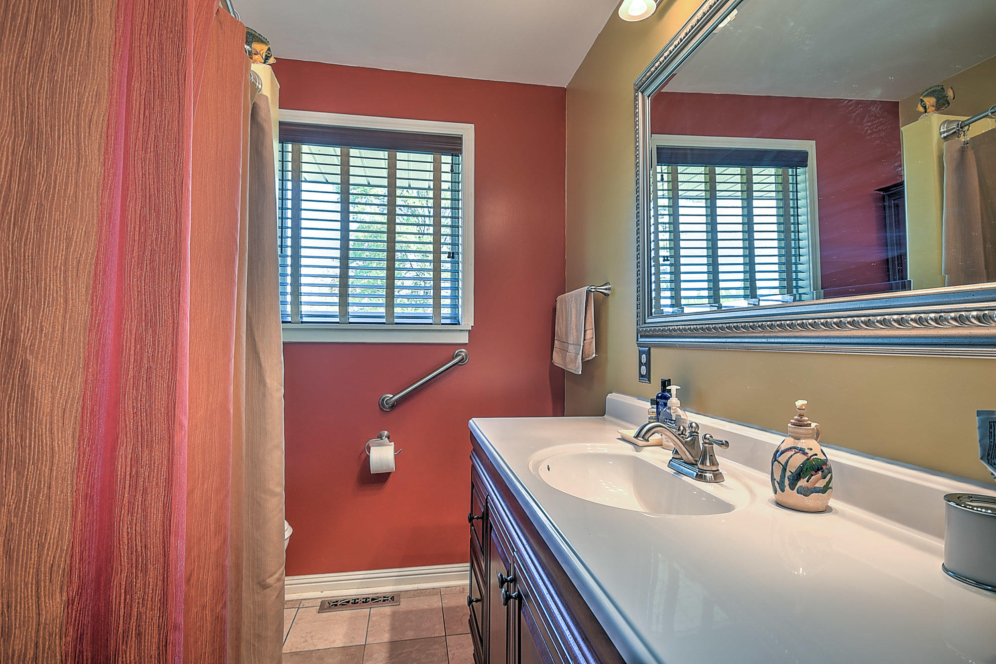 2037 Pendragon Road Kingsport, TN 37660 - Photo 17 of 30 Pendragon-19