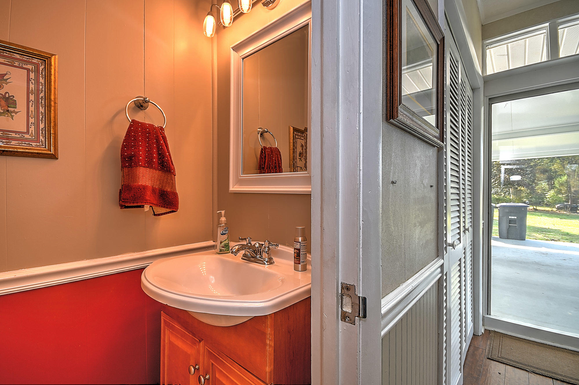 2037 Pendragon Road Kingsport, TN 37660 - Photo 20 of 30 Pendragon-23