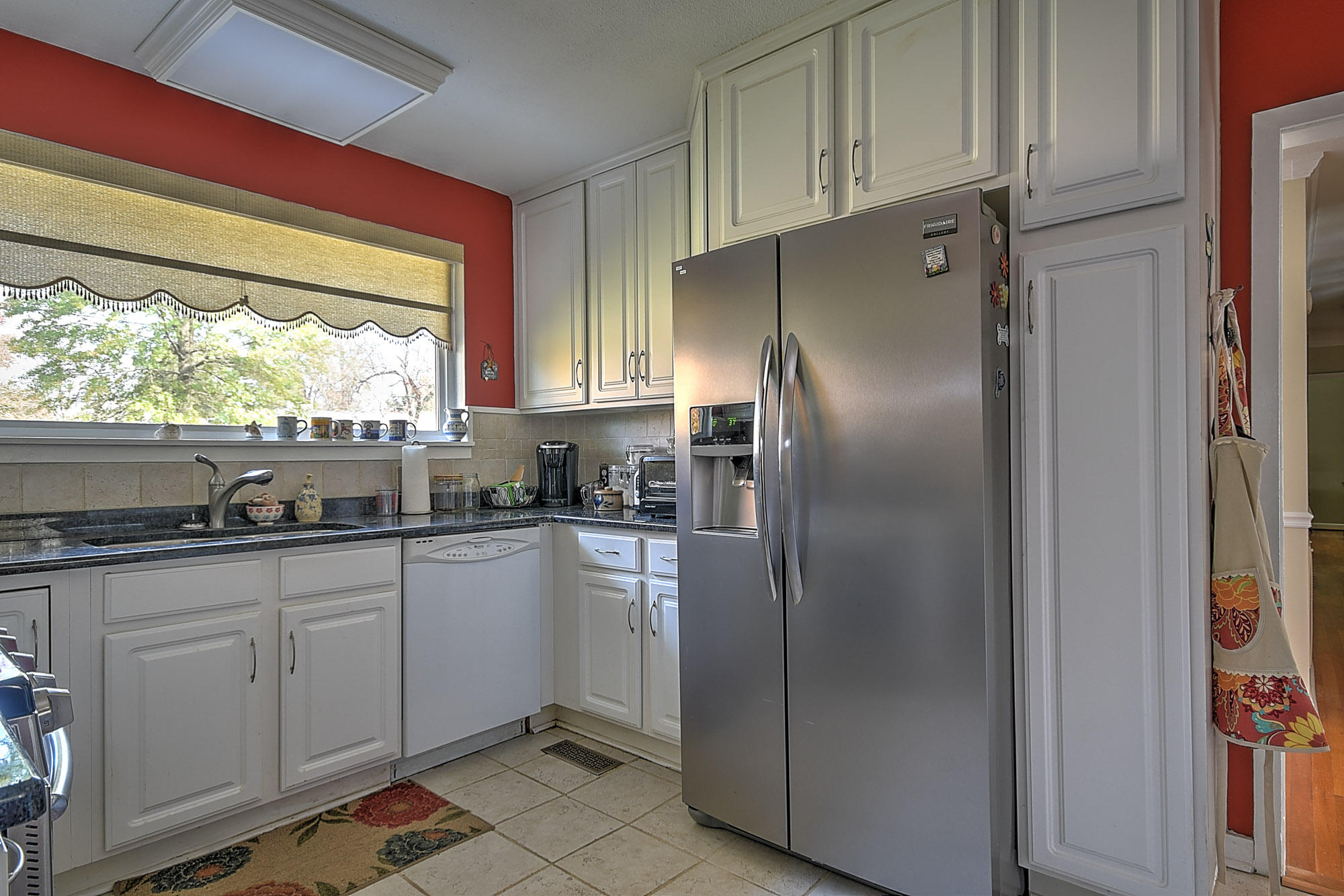 2037 Pendragon Road Kingsport, TN 37660 - Photo 10 of 30 Pendragon-13