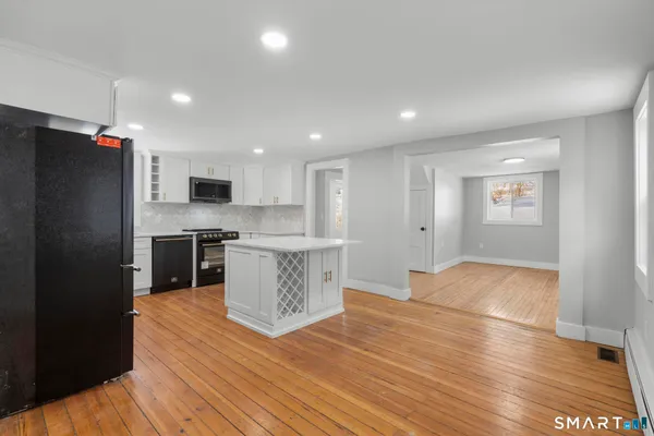 $659,000 | 712 Main Street, Glastonbury, CT 06073