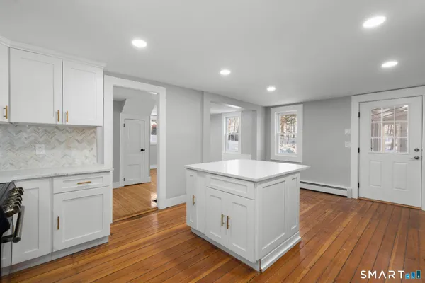 $659,000 | 712 Main Street, Glastonbury, CT 06073