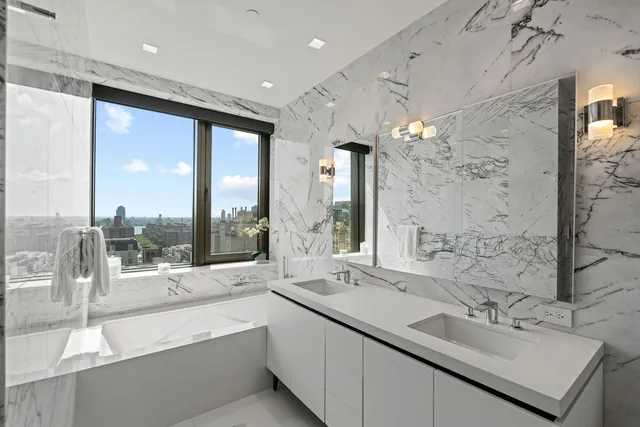 $4,995,000 | 200 East 21st Street, Unit 19A | Gramercy