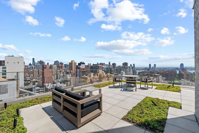 $4,995,000 | 200 East 21st Street, Unit 19A | Gramercy