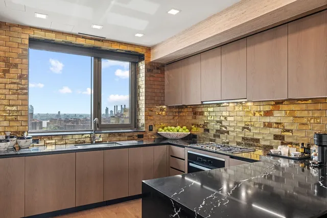 $4,995,000 | 200 East 21st Street, Unit 19A | Gramercy